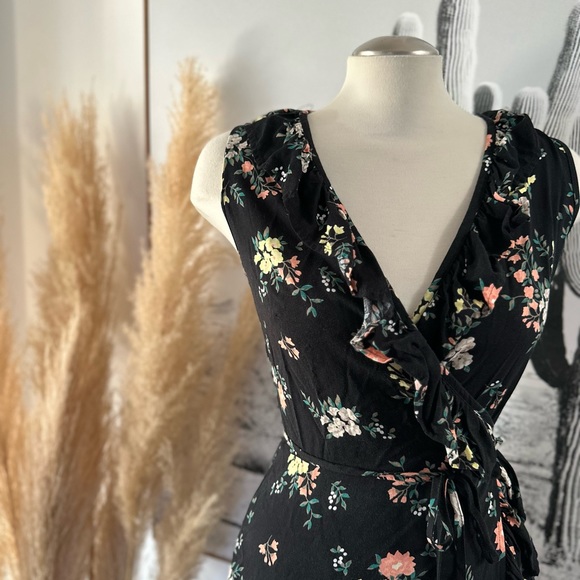 Black dress with floral pattern from Apricot in a size small. Wrap dress! - Picture 8 of 9